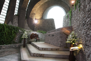 石の教会内部